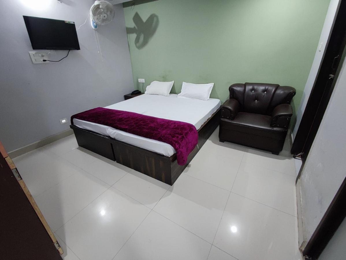 Hotel Kanha Shyam Madhubani Bagian luar foto