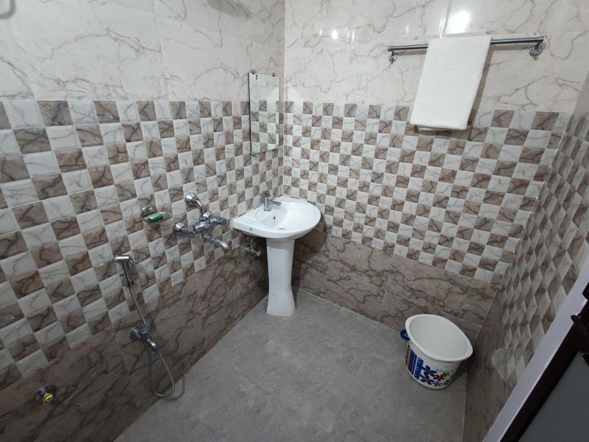 Hotel Kanha Shyam Madhubani Bagian luar foto